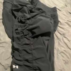 Large under armour storm pants